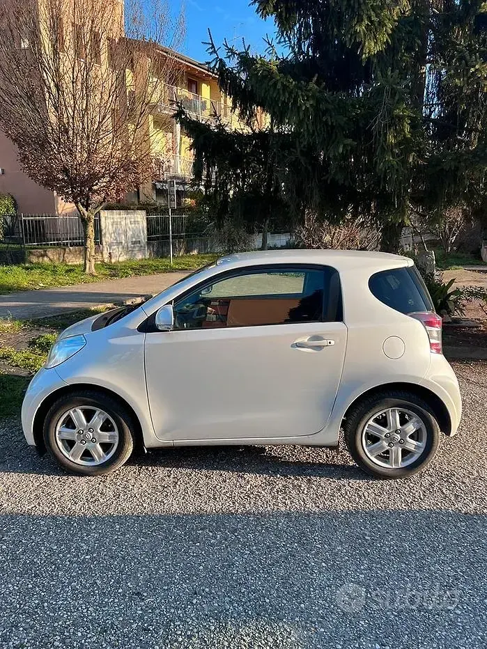 Usata Toyota iQ Sol 98 CV (72 kW) 2009 Utilitaria