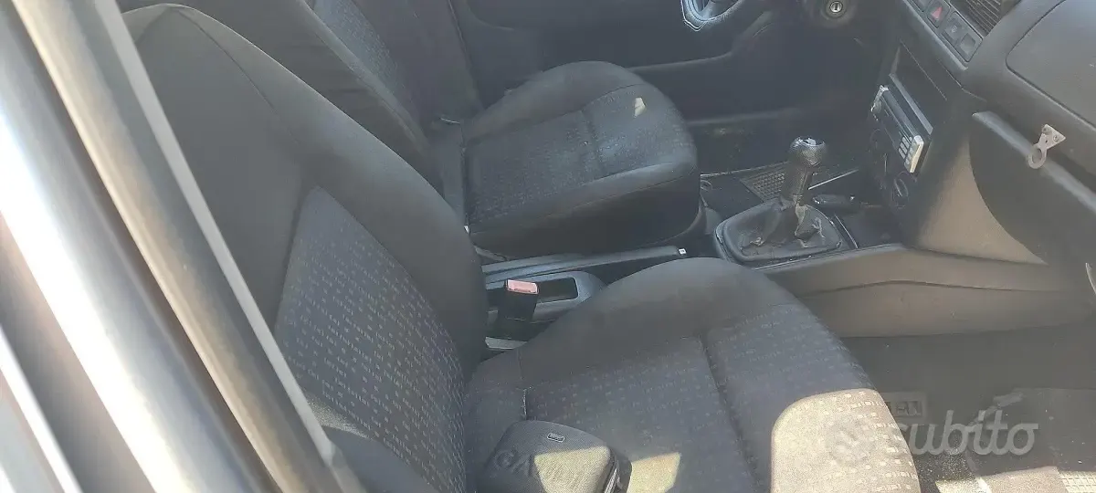 Begagnad VW Golf IV 104 HK (76 kW) 2004 Grå Sedan