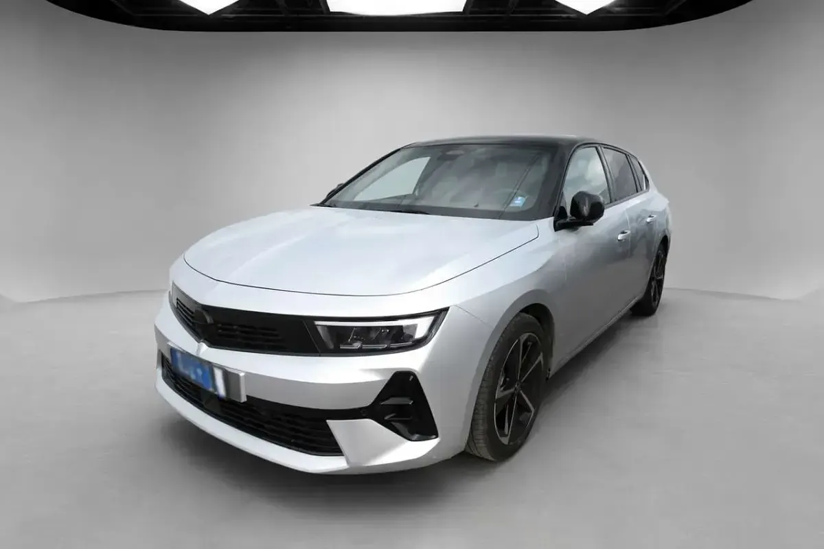 Usata Opel Astra Sport 136 CV (100 kW) 2025 Utilitaria
