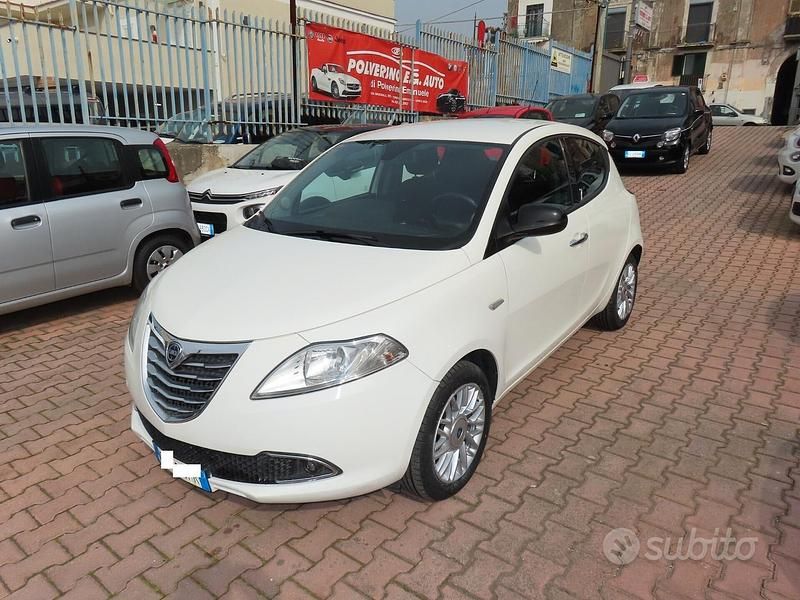 Usata Lancia Ypsilon 69 CV (50 kW) 2014 Bianco Utilitaria