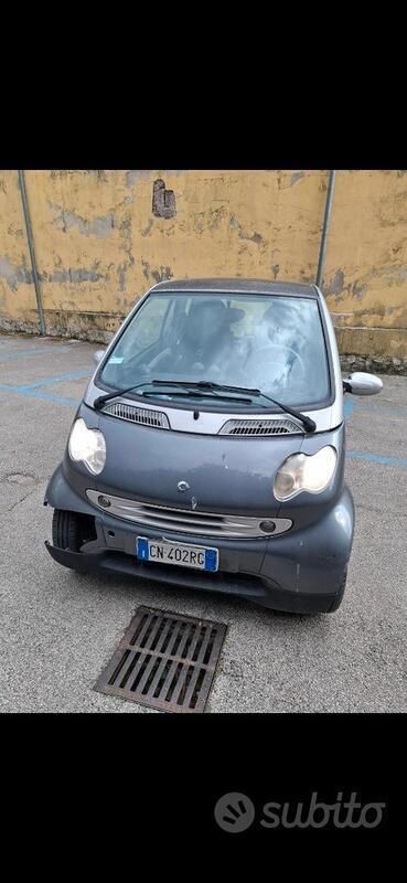 Grigio Usata 2004 Smart ForTwo Coupé Coupé | 900 € (Super prezzo) - Immagine 1/4