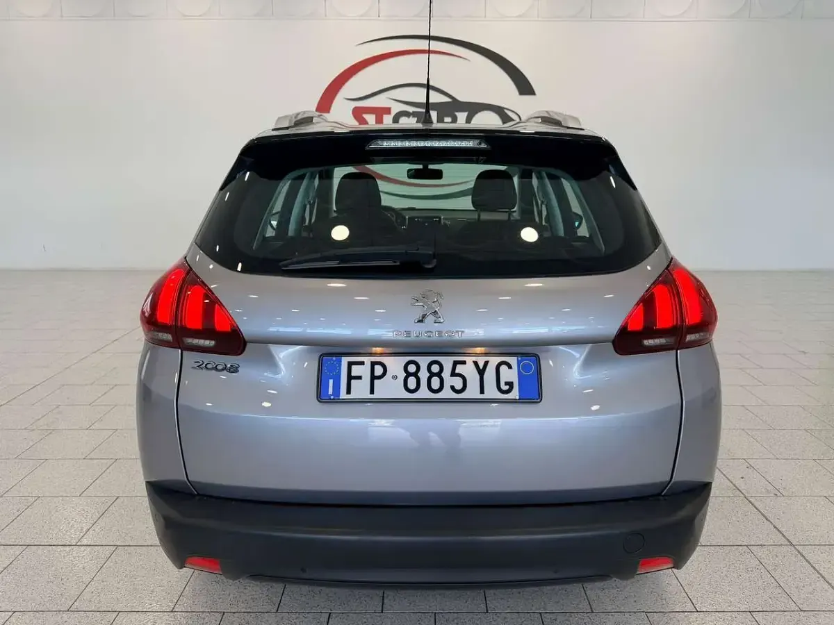 Usata Peugeot 2008 Allure 82 CV (60 kW) 2018 Argento SUV