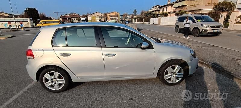 Usata VW Golf VI Comfortline 105 CV (77 kW) 2010 Grigio Utilitaria