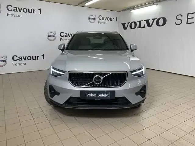Usata Volvo XC40 Core 163 CV (119 kW) 2025 Argento SUV
