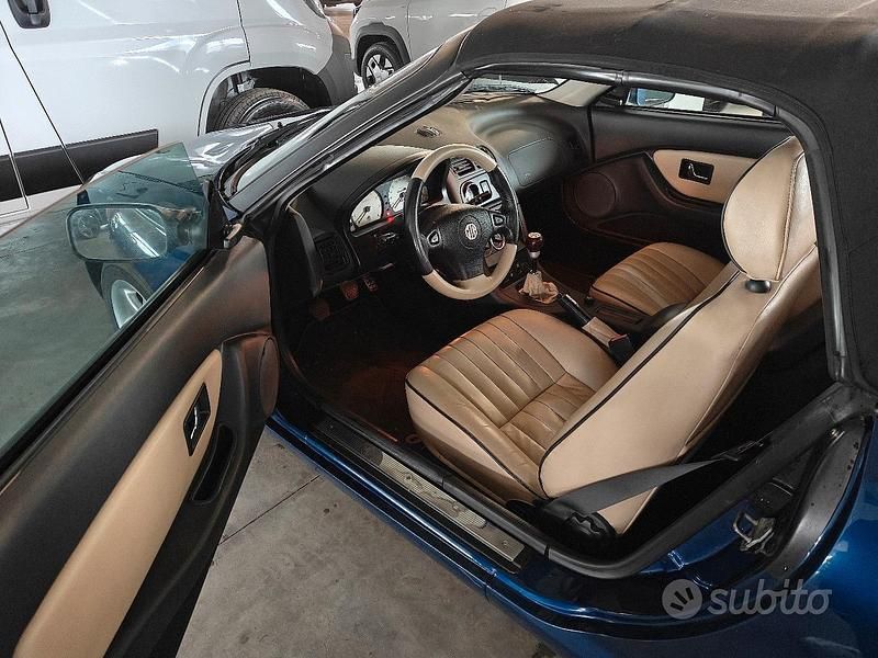Usata MG F 120 CV (88 kW) 1999 Blu Cabrio