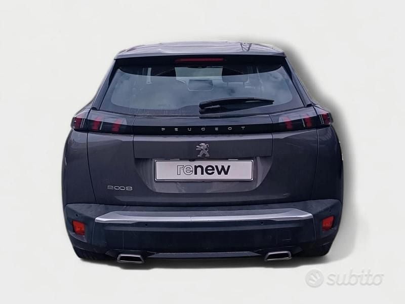Usata Peugeot 2008 Active 131 CV (96 kW) 2022 Grigio scuro SUV