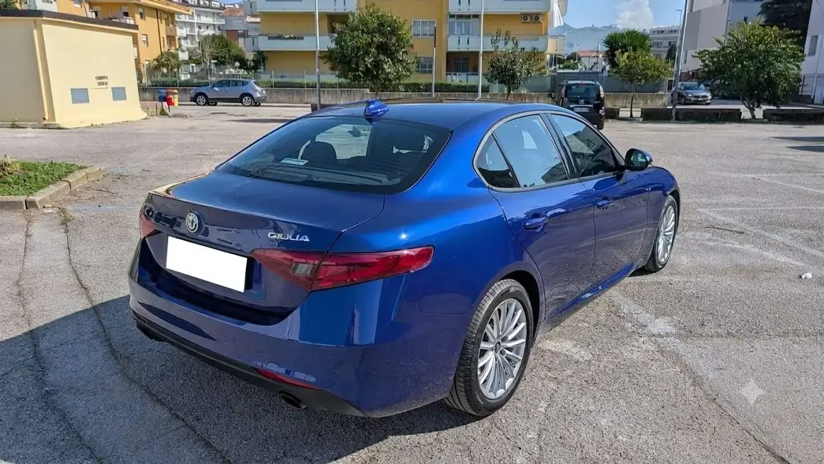 Usata Alfa Romeo Giulia Business 160 CV (117 kW) 2023 Bluazzurro Berlina
