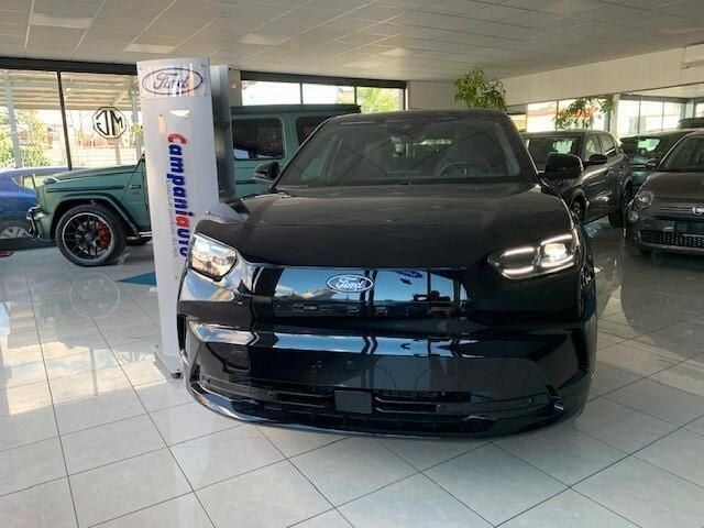 Nero Nuova 2025 Ford Capri Extended Range SUV | 31.500 € - Immagine 1/4