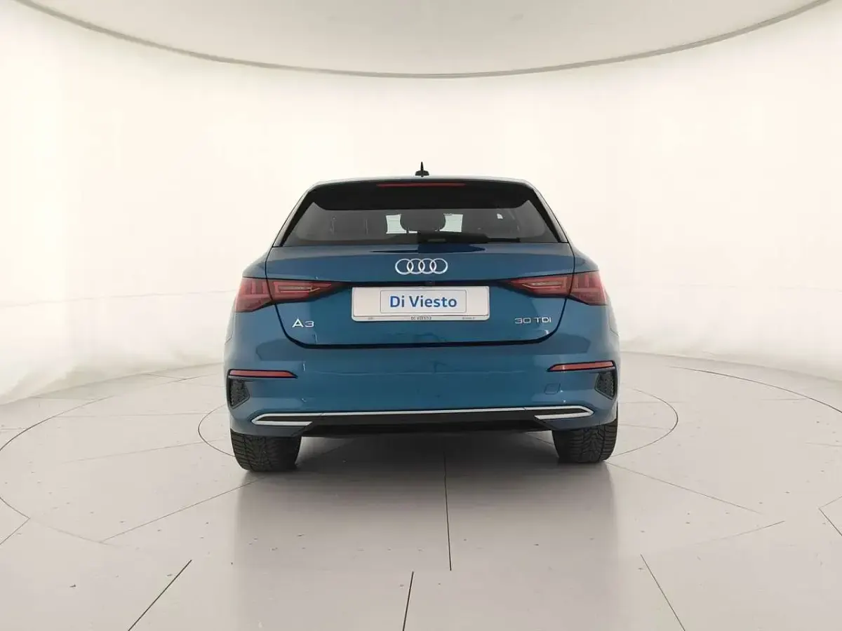 Usata Audi A3 Advanced 116 CV (85 kW) 2022 Blu atollo metallizzato Berlina