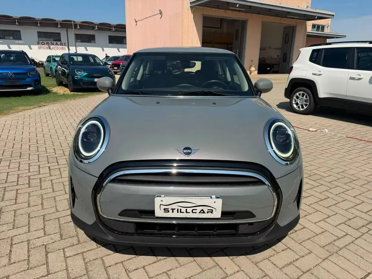 Usata Mini ONE Essential 102 CV (75 kW) 2022 Opaco Utilitaria