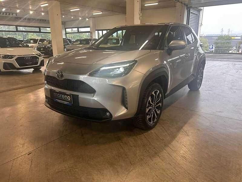 Argento Usata 2022 Toyota Yaris Cross Trend SUV | 24.390 € (Buon prezzo) - Immagine 1/4