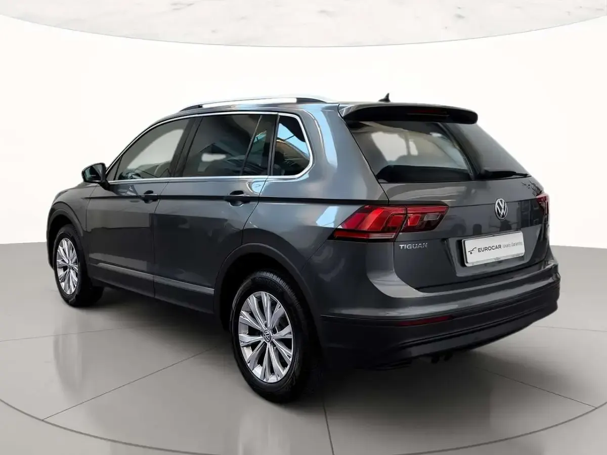 Usata VW Tiguan Business 150 CV (110 kW) 2020 Indium grey metallizzato SUV