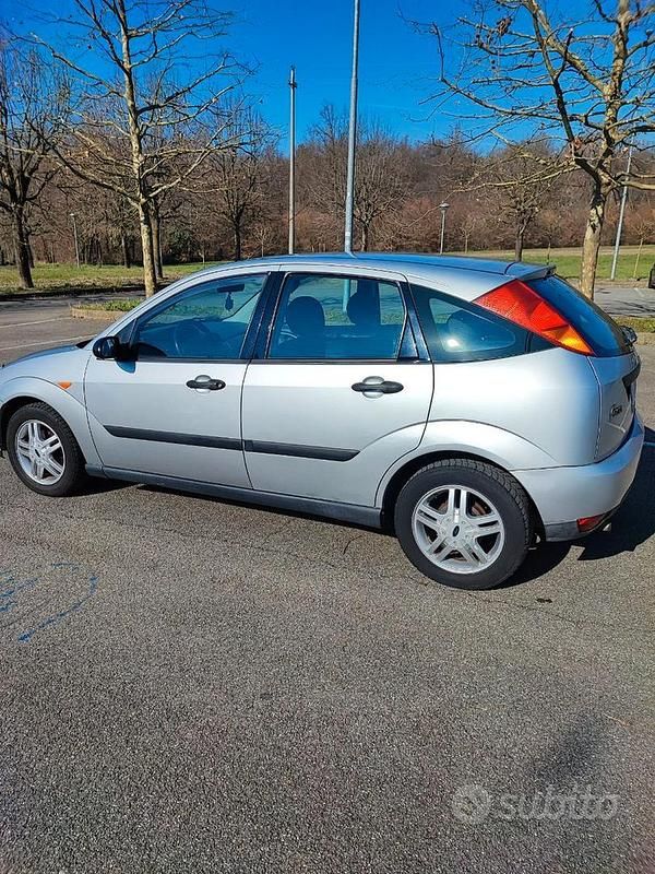 Usata Ford Focus 1999 Grigio Berlina