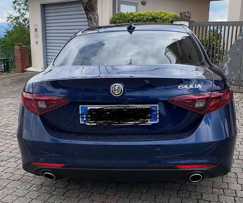 Usata Alfa Romeo Giulia Executive 190 CV (139 kW) 2019 Blu Berlina
