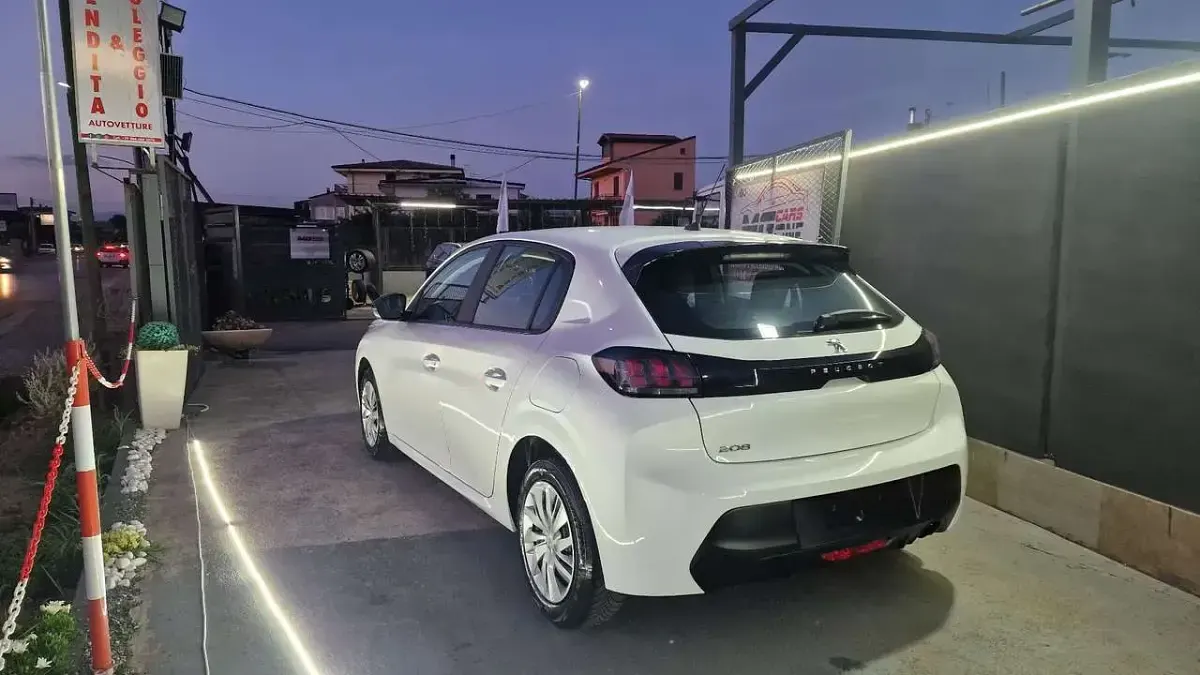 Usata Peugeot 208 Active 102 CV (75 kW) 2022 Bianco Utilitaria