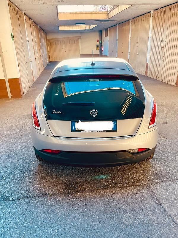 Usata Lancia Delta 189 CV (139 kW) 2008 Grigio Utilitaria