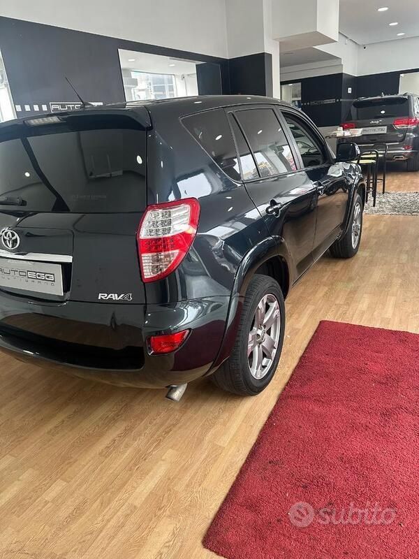 Usata Toyota RAV4 150 CV (110 kW) 2011 Nero SUV