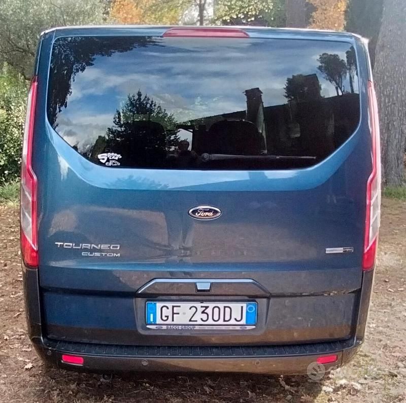 Usata Ford Tourneo Active 185 CV (136 kW) 2021 Blu Berlina