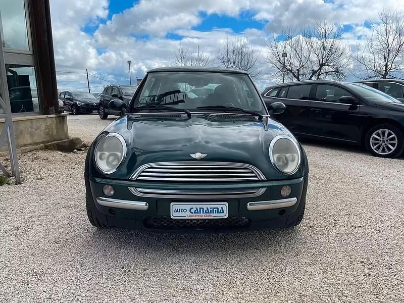 Begagnad Mini ONE 90 HK (66 kW) 2004 Grön Halvkombi