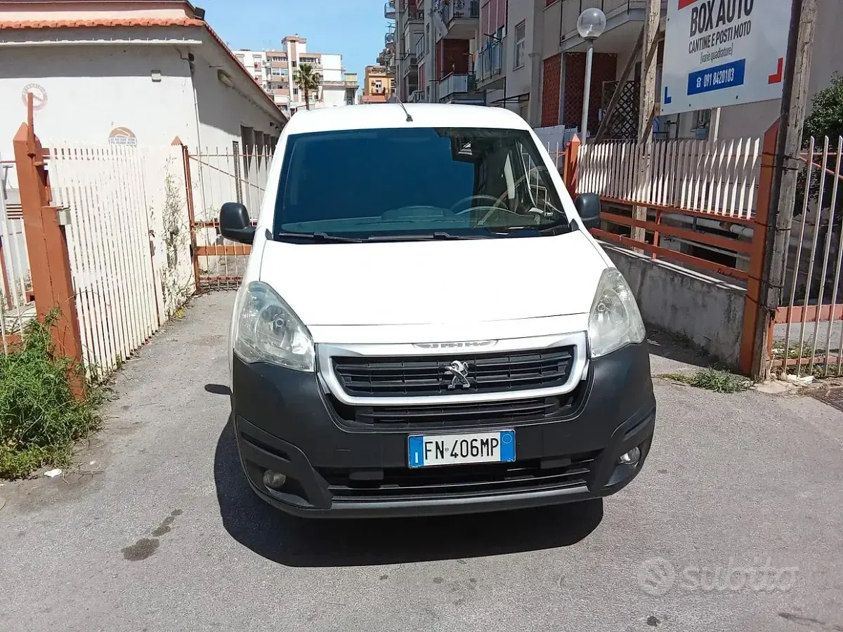 Occasion Peugeot Partner 99 ch (72 kW) 2018 Blanc Monospace