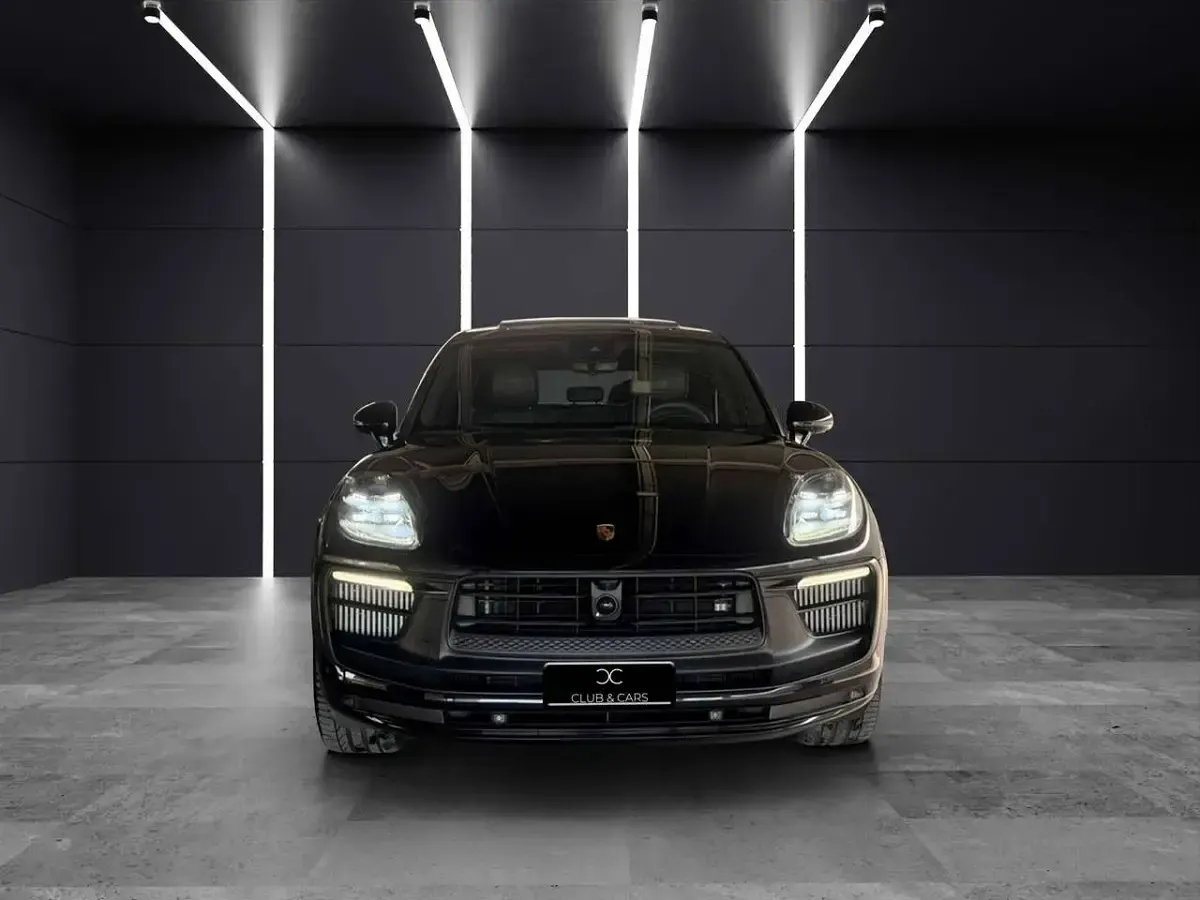 Usata Porsche Macan Performance Package 441 CV (324 kW) 2024 Nero met SUV