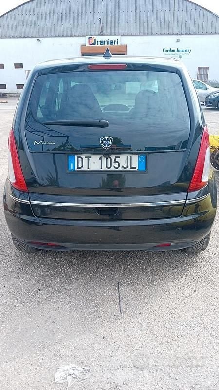 Usata Lancia Musa 77 CV (56 kW) 2009 Nero Monovolume