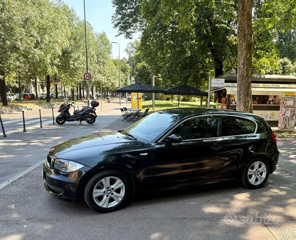 Usata BMW 118 143 CV (105 kW) 2009 Nero Utilitaria