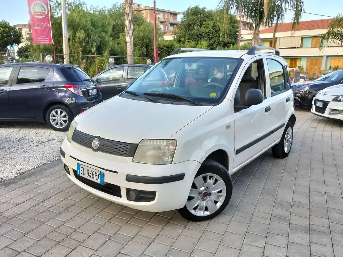 Usata Fiat Panda Active 77 CV (56 kW) 2012 Bianco Utilitaria