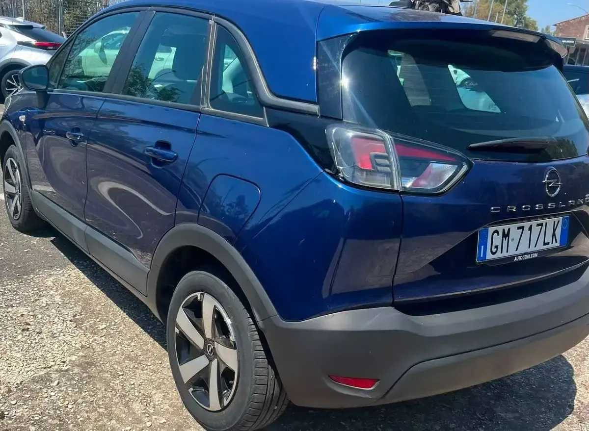 Usata Opel Crossland Edition 110 CV (80 kW) 2023 Blu/azzurro SUV