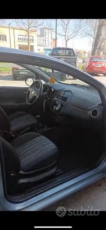 Usata Fiat Punto Evo 75 CV (55 kW) 2011 Grigio Utilitaria