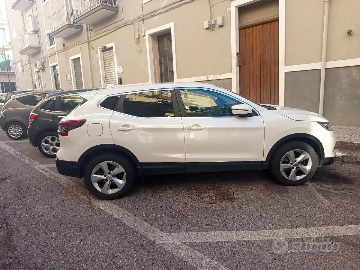 Usata Nissan Qashqai 131 CV (96 kW) 2017 Bianco SUV