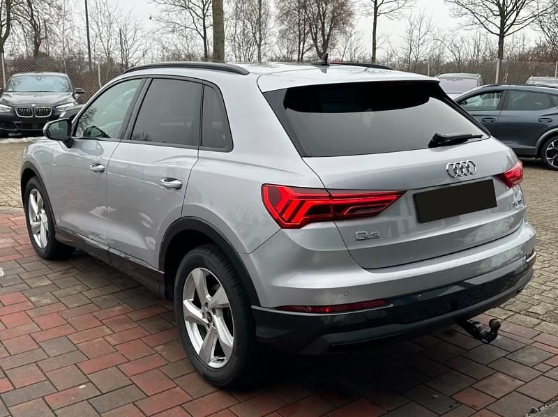 Usata Audi Q3 Advanced 150 CV (110 kW) 2022 Argento metallizzato SUV