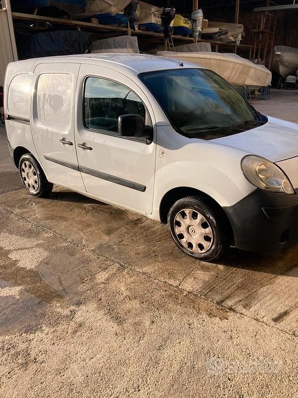 Usata Renault Kangoo 105 CV (77 kW) 2009 Monovolume