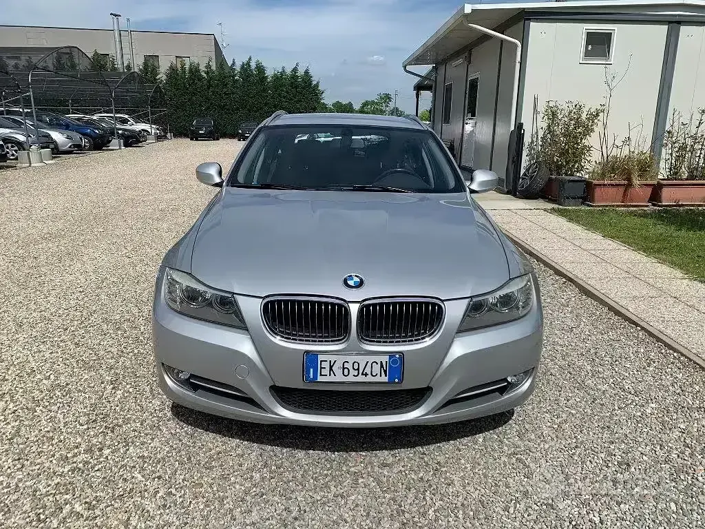 Usata BMW 320 Efficient Dynamics 184 CV (135 kW) 2011 Grigio Station wagon