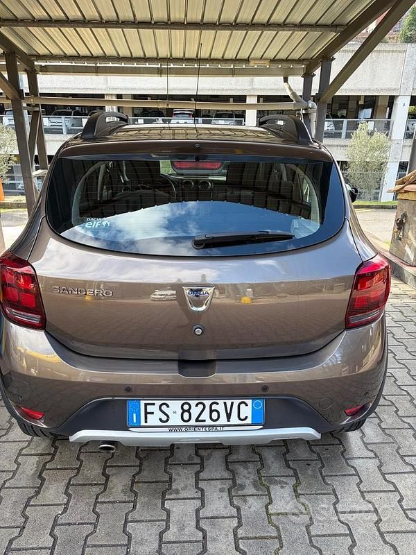 Usata Dacia Sandero Stepway 95 CV (69 kW) 2019 Marrone Berlina
