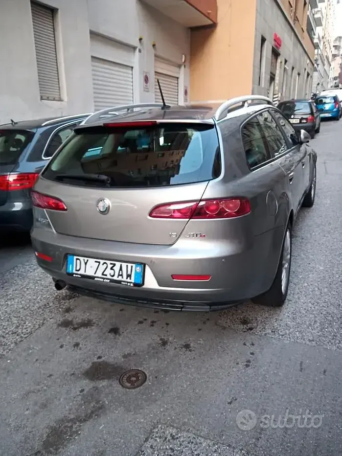 Usata Alfa Romeo 1900 150 CV (110 kW) 2009 Grigio Station wagon