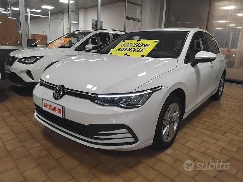 Usata VW Golf VIII Life 110 CV (80 kW) 2020 Grigio Berlina