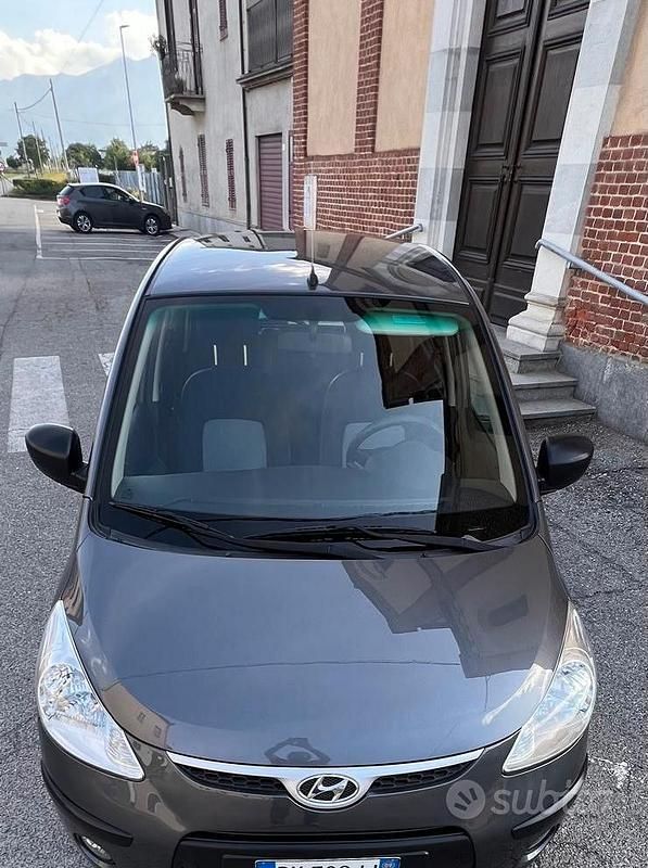 Grigio Usata 2009 Hyundai i10 Due volumi | 5000 € - Immagine 1/4