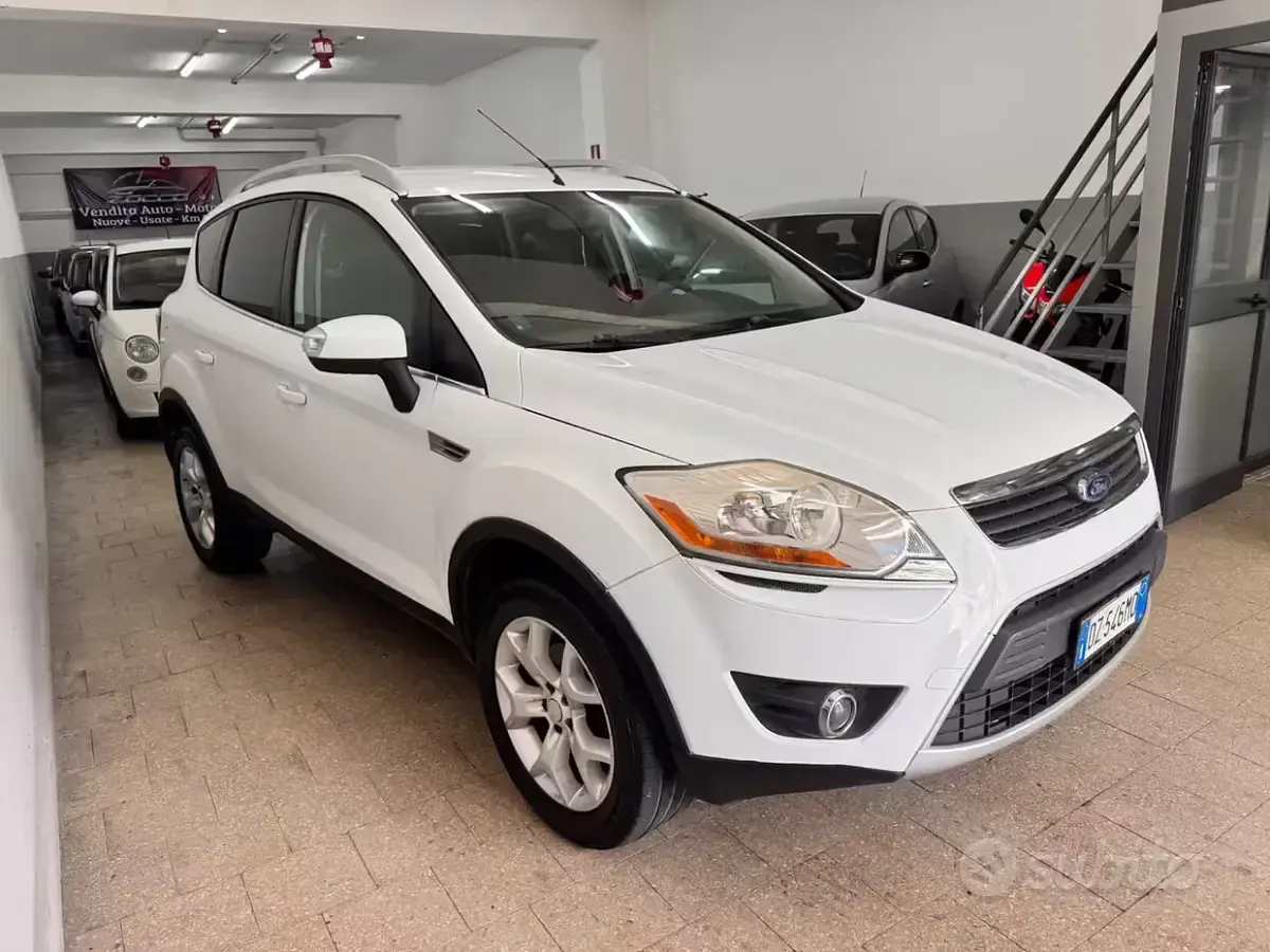 Usata Ford Kuga Titanium 136 CV (100 kW) 2010 Bianco SUV