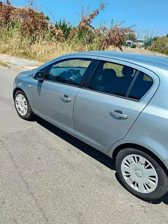 Usata Opel Corsa 95 CV (69 kW) 2010 Utilitaria
