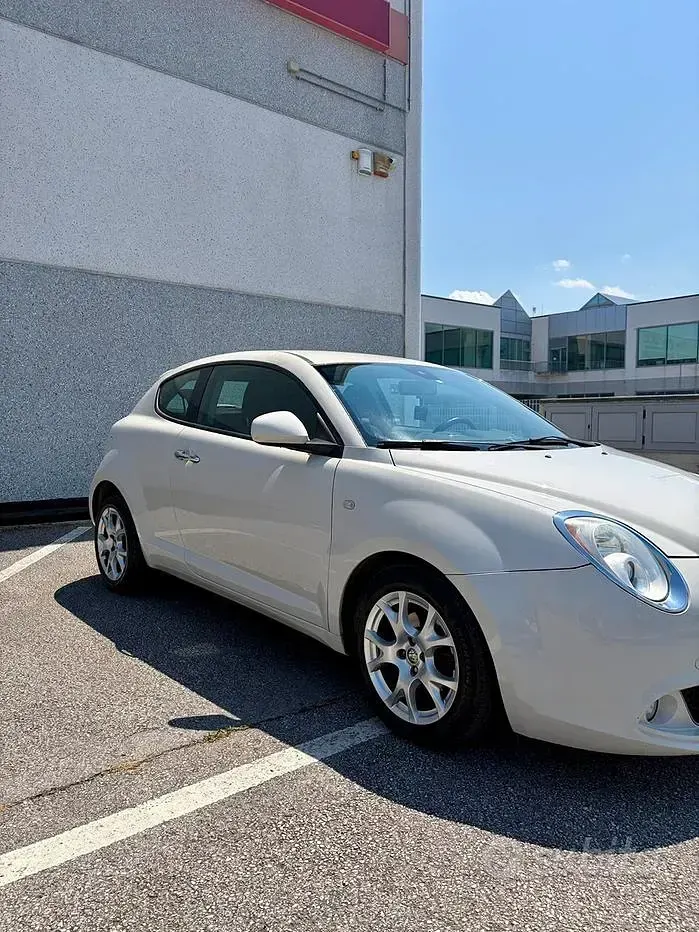 Usata Alfa Romeo MiTo 84 CV (61 kW) 2011 Bianco Utilitaria