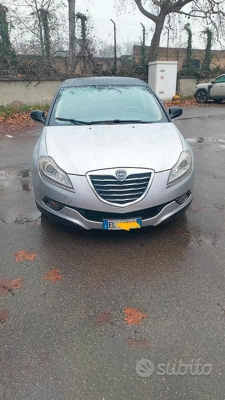 Grigio Usata 2012 Lancia Delta Gold Utilitaria | 3750 € (Buon prezzo) - Immagine 1/4