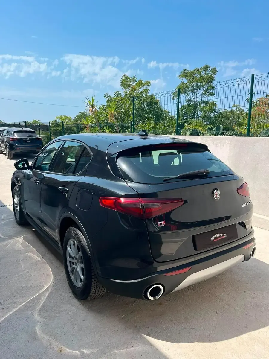 Usata Alfa Romeo Stelvio Business 190 CV (139 kW) 2019 Nero SUV