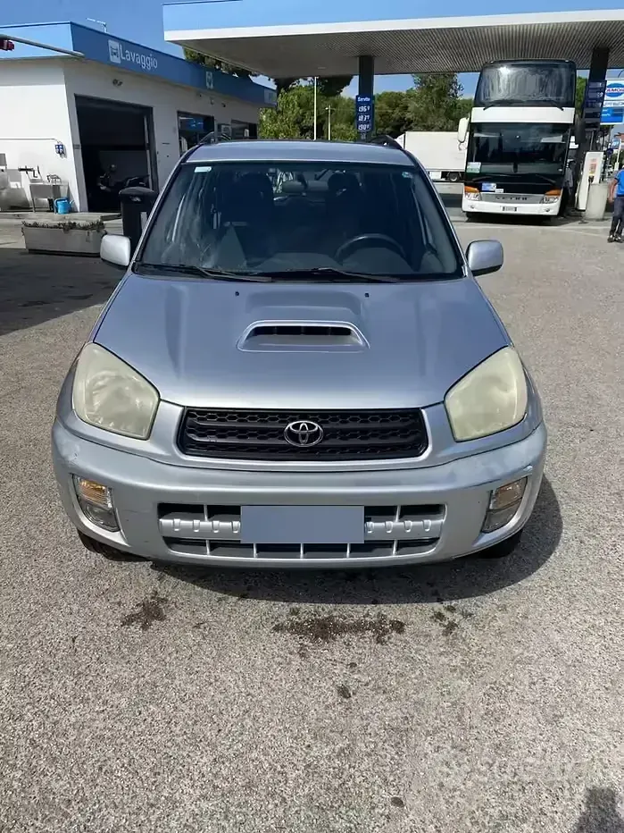 Usata Toyota RAV4 116 CV (85 kW) 2002 Grigio SUV
