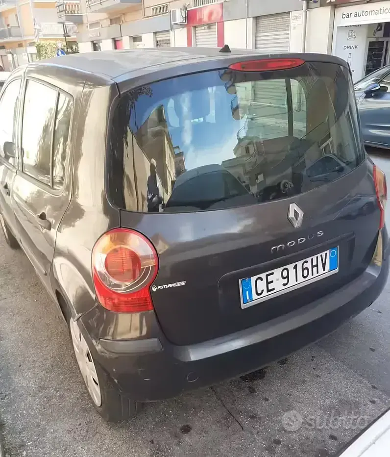 Usata Renault Modus 75 CV (55 kW) 2005 Marrone Monovolume