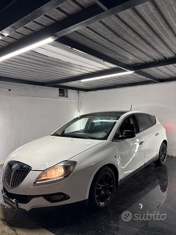 Usata Lancia Delta Gold 120 CV (88 kW) 2013 Bianco Utilitaria