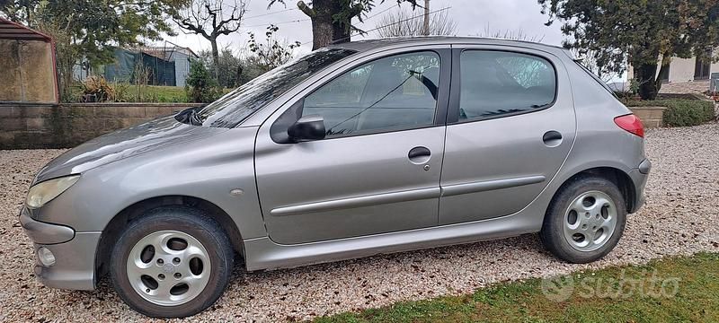 Usata Peugeot 206 68 CV (50 kW) 2003 Grigio Berlina