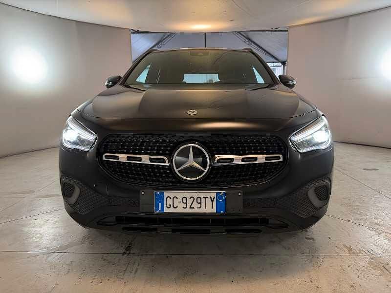 Usata Mercedes GLA180 Business 116 CV (85 kW) 2020 Nero SUV