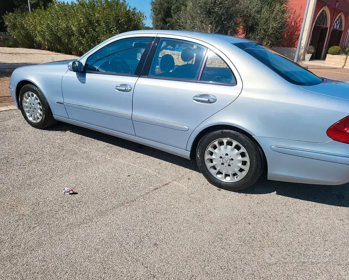Usata Mercedes E270 177 CV (130 kW) 2004 Berlina
