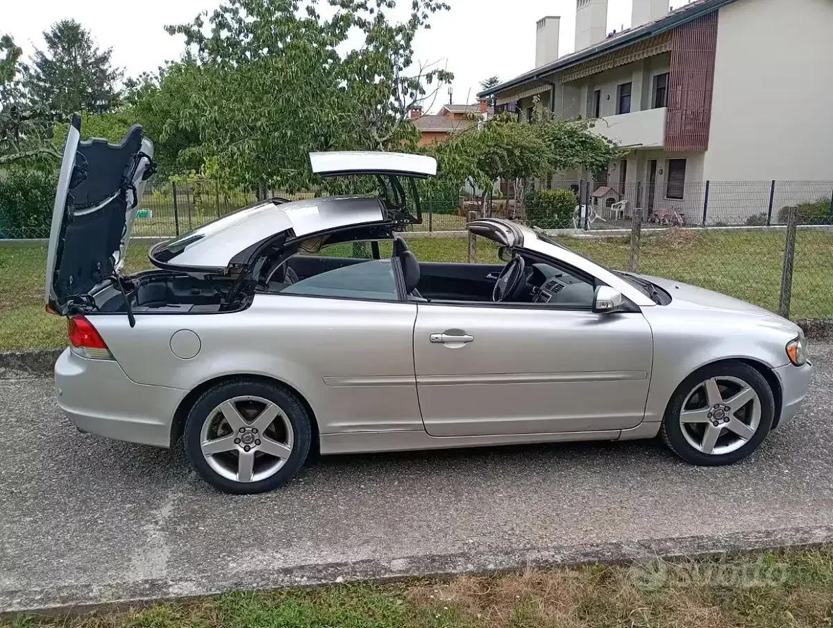 Usata Volvo C70 179 CV (131 kW) 2008 Cabrio